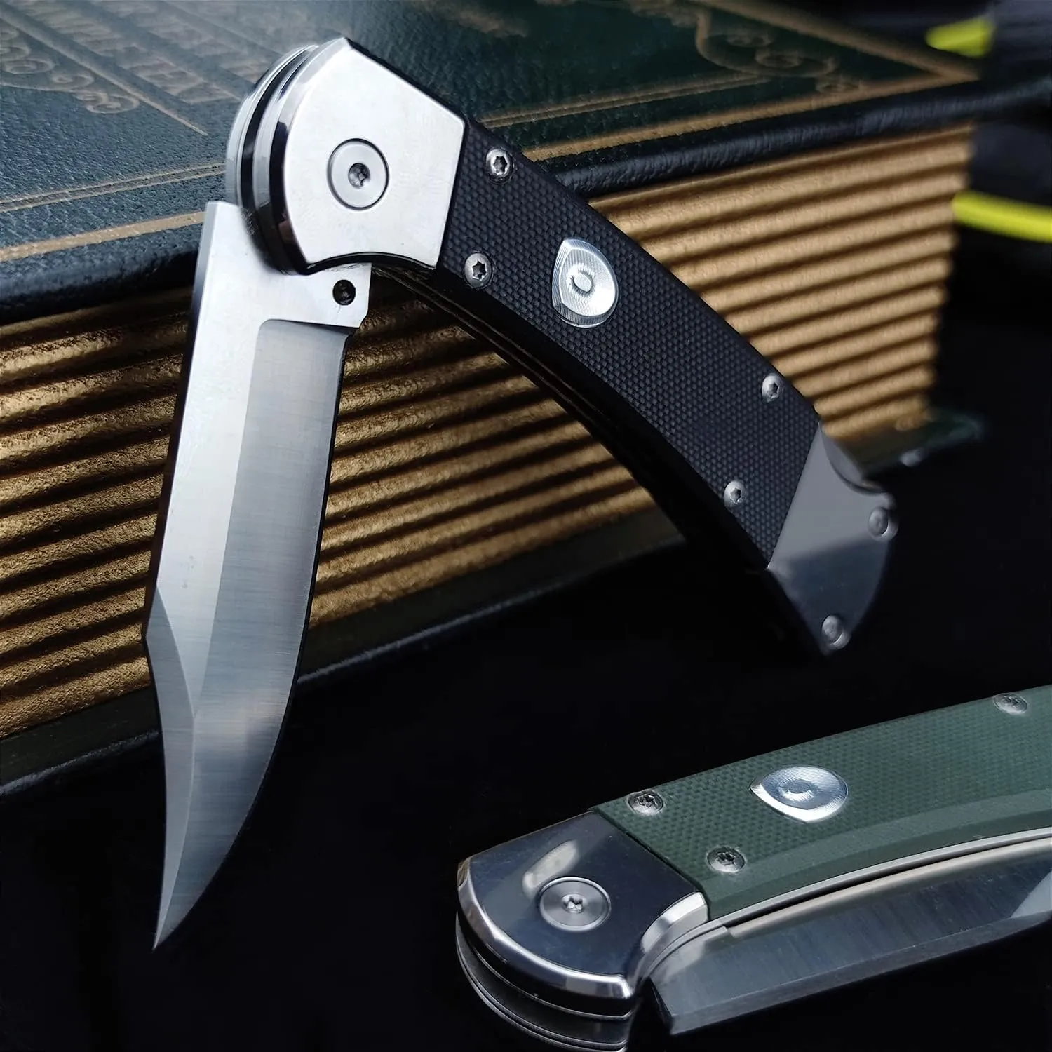 Assisted Opening Push Button Lock Knife, Back Lock Folding Pocket Knife, 440C Stainless Steel and G10 Handle, Camping EDC Knife for Indoor Outdoor. (black)