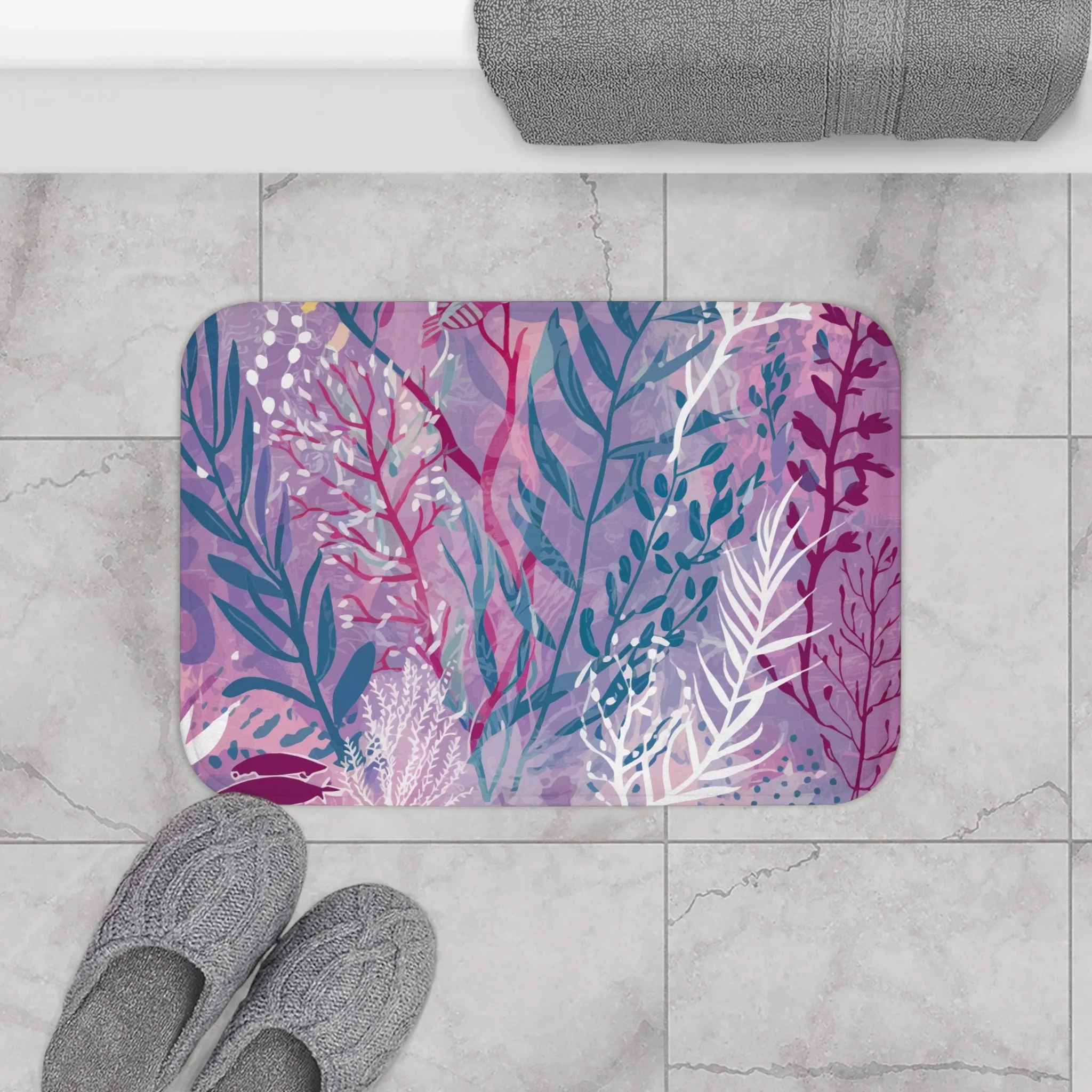 Botanical Bliss Purple Seaweed Bath Mat - Vibrant Floral Design for a Cozy Bathroom