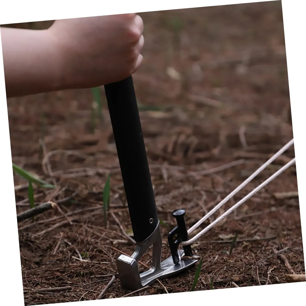 Camp Stake Outdoor Kit Rope Tool Tarp Inflatable Adjustable Portable Tent Peg Titanium Hammer Campsite Axe Screw Hammock Poles Tents Fly Nail Puller Aluminum Alloy Black