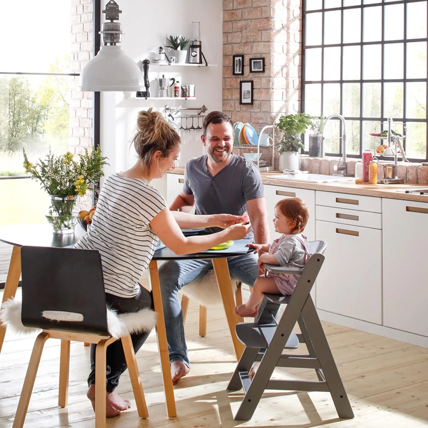 hauck Alpha  Grow Along Solid Beechwood Boosted Highchair with Adjustable Seat, 5 Point Safety Harness, and Bumper Bar for Infants and Toddlers, Grey