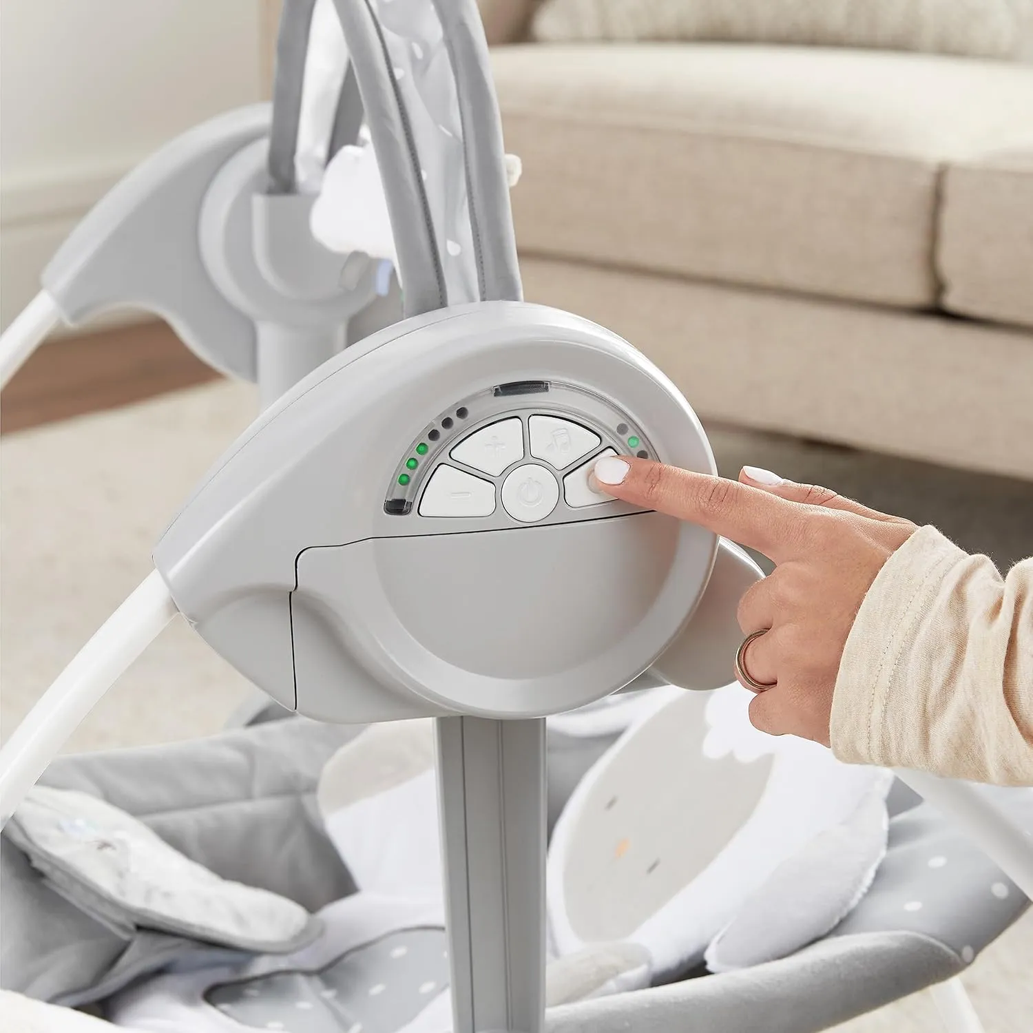 Ingenuity Comfort 2 Go Compact Portable 6-Speed Cushioned Baby Swing with Music, Folds Easy, 0-9 Months 6-20 lbs (Cuddle Lamb)