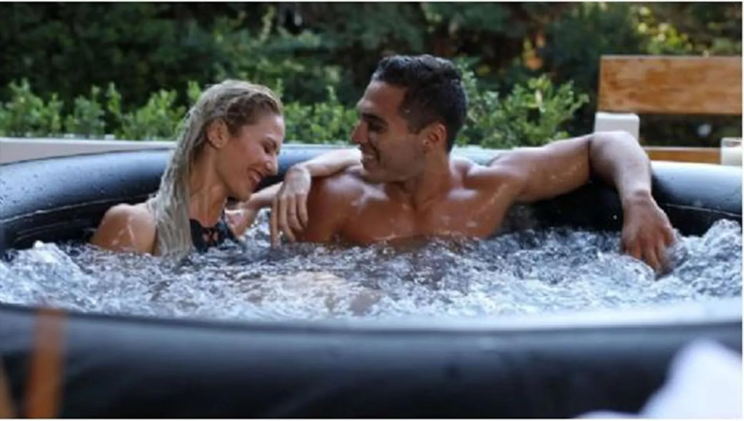 M Spa Square Inflatable Bubble Massage Spa, 4 to 6 Person Outdoor Hot Tub, Portland