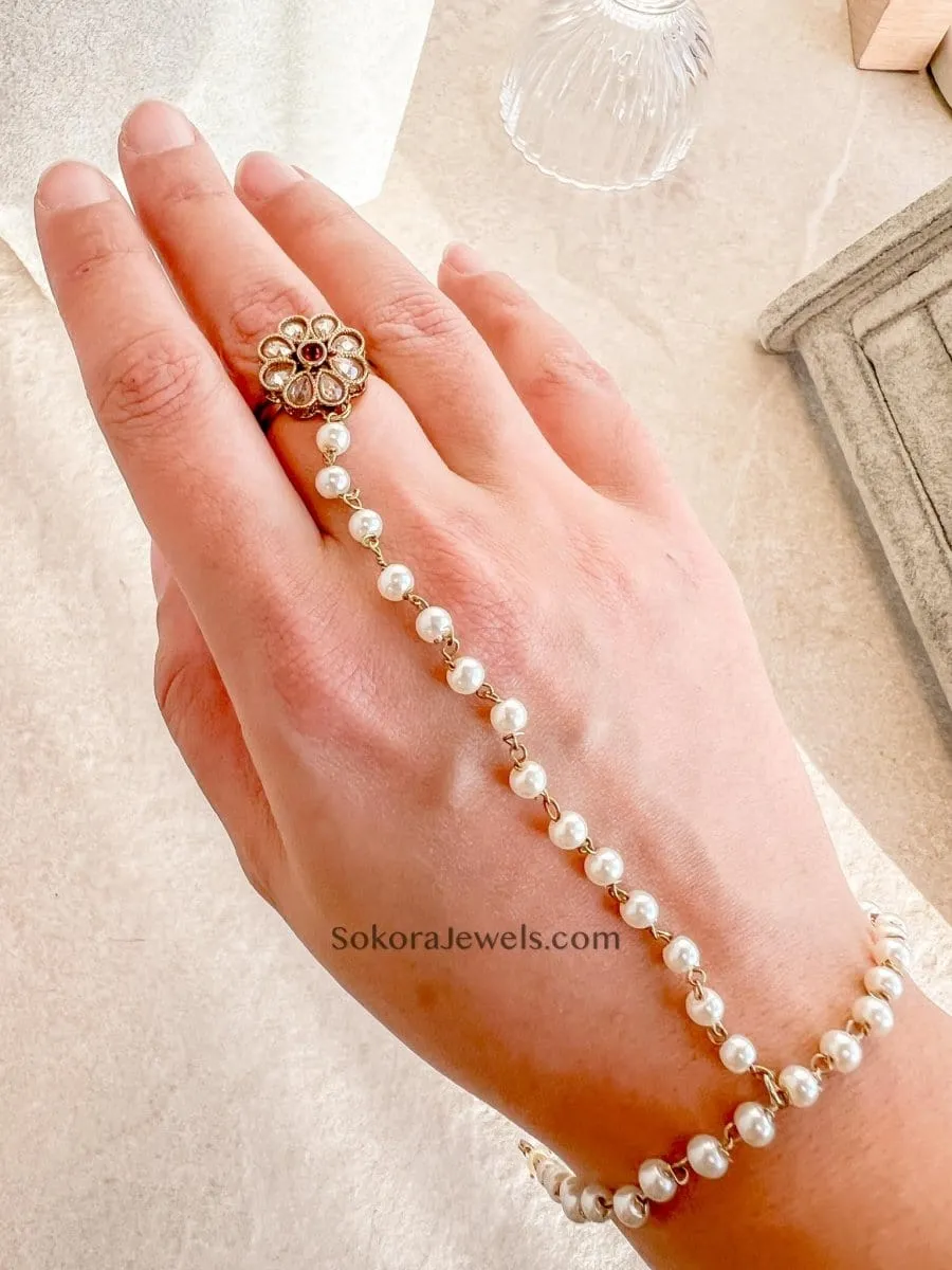 Simple Pearl Hand Harness - Maroon