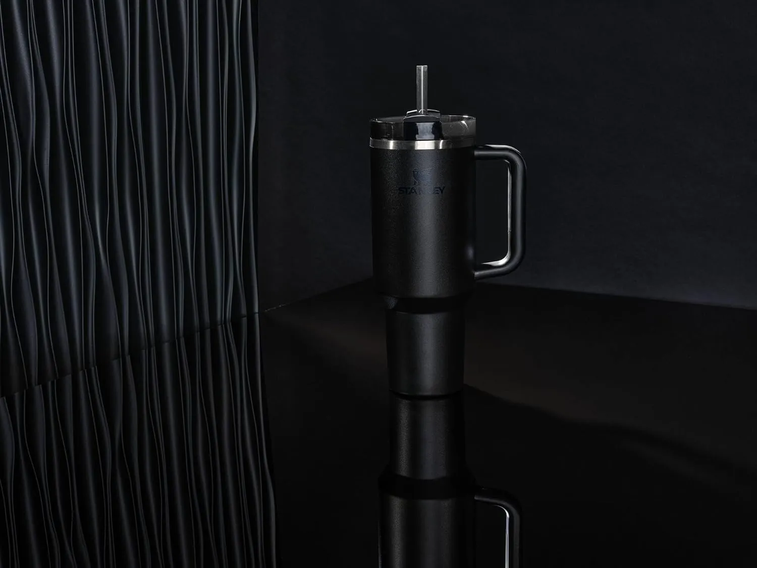 Stainless Steel Insulated Tumbler 1.18L with Lid and Straw