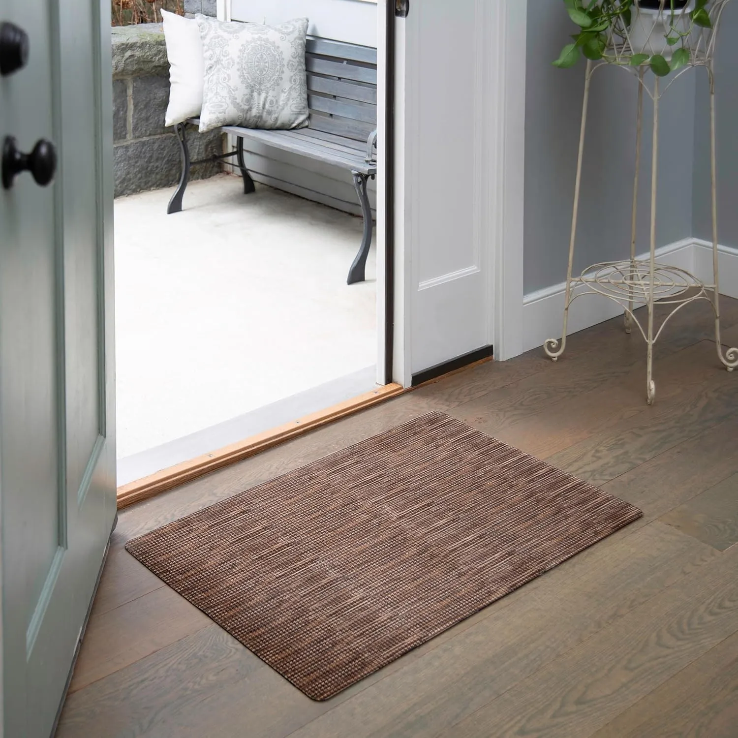 TOWN & COUNTRY BASICS Smooth Step Houndstooth Low Profile Utility Kitchen Mat, Machine Washable, with Non-Slip Backing, Brown/Beige, 24"x35"