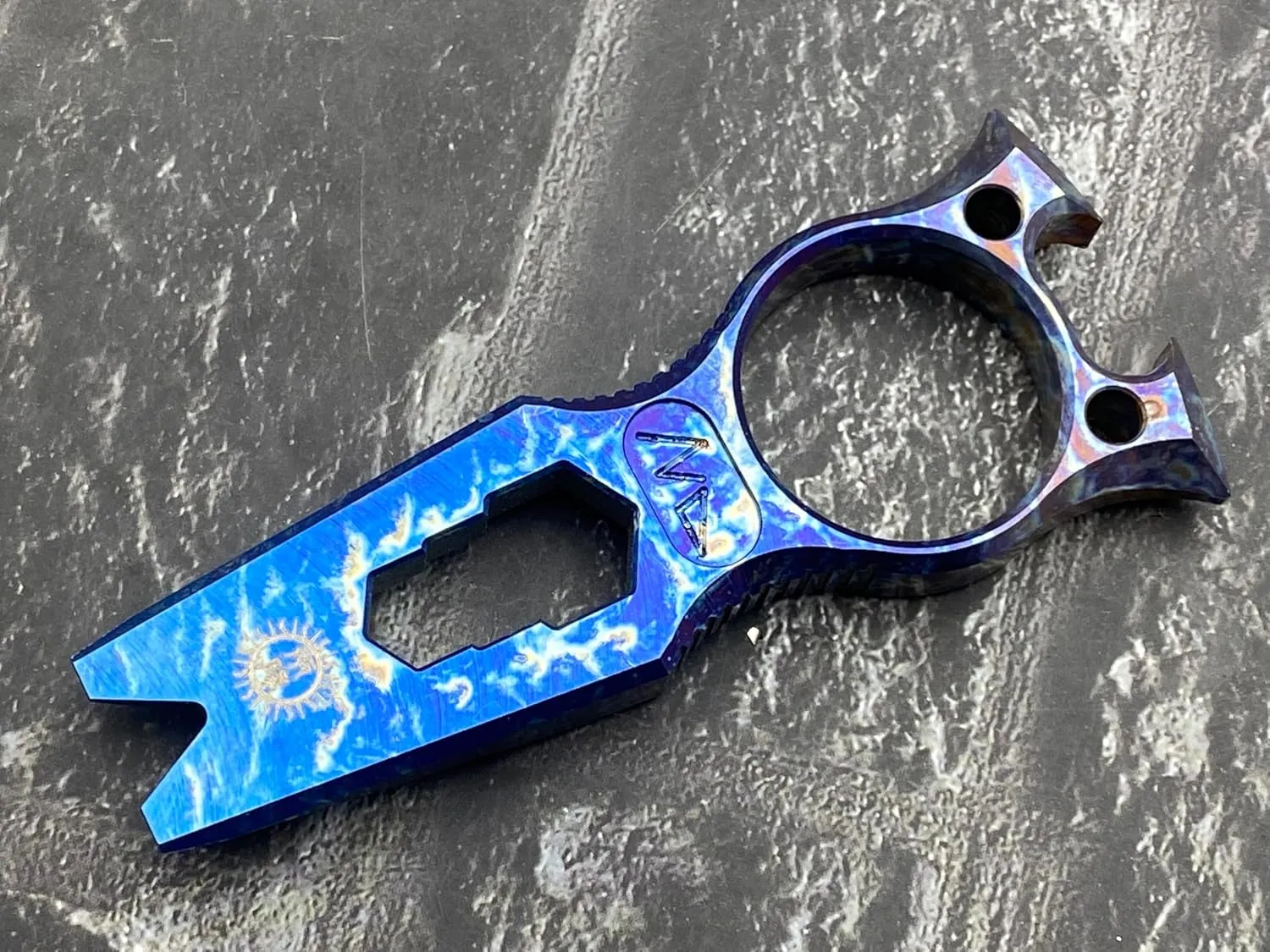 Twosun tool 3.14 Inch Survival Outdoor Camping Titanium EDC Tools Prybar TS-EDC04-Color